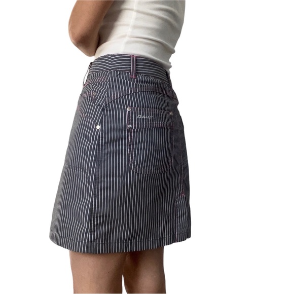 Daily Golf Skirt Skort Sports Women size S
Gray White Pinstripe Pink Threading - Picture 4 of 14